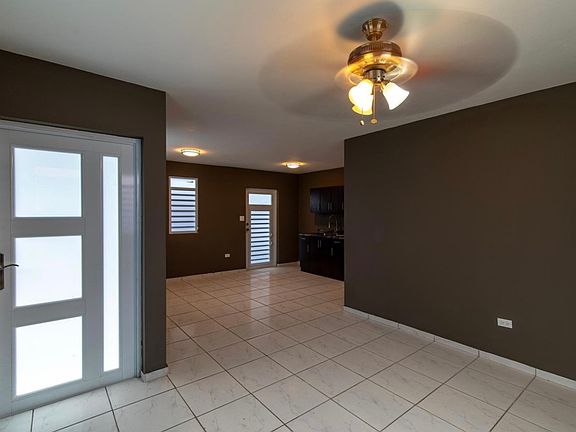 2nd image of 1 Avenida #65