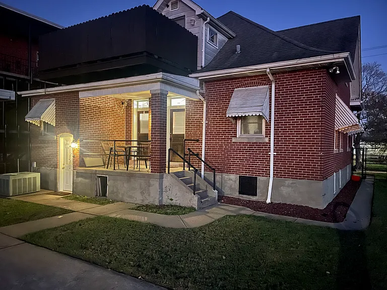21 N Ellis St #1B — Photo 2