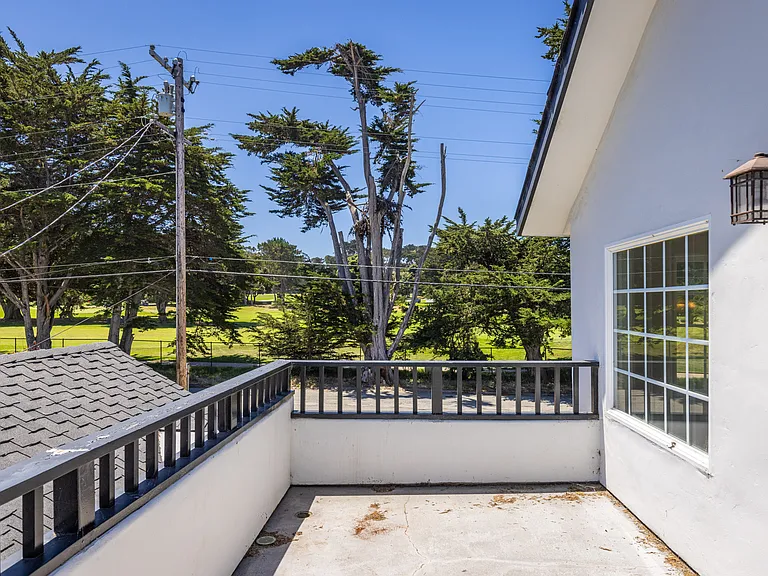 1250 Del Monte Blvd — Photo 8
