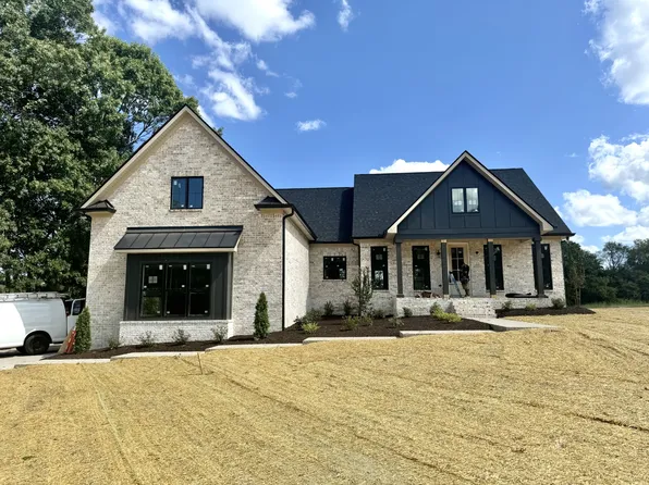 750 Bass Rd #1, Bethpage, TN 37022