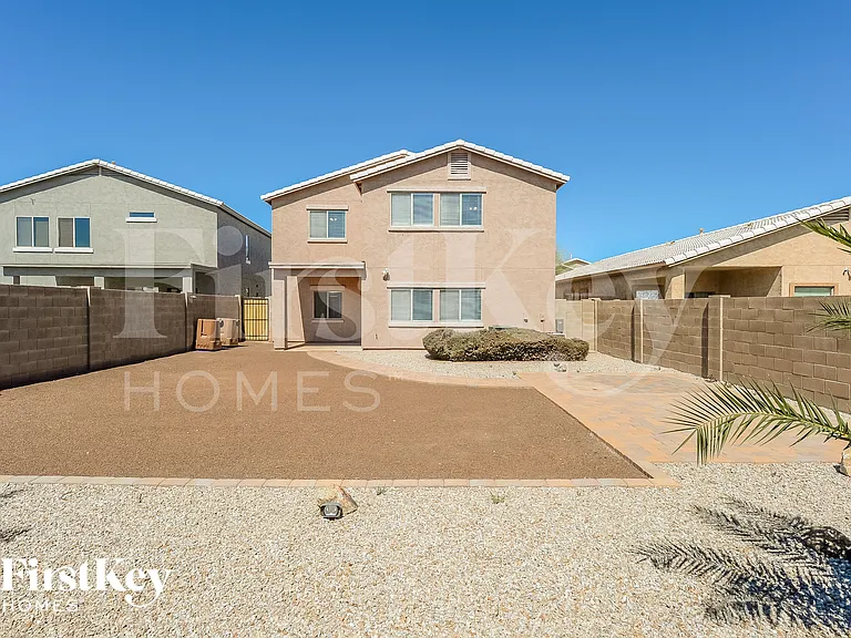 239 E Saddle Way — Photo 13