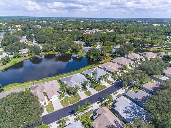 2nd image of 516 Catalina Isles Cir
