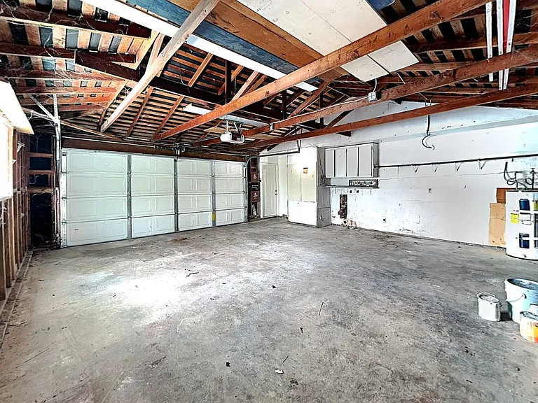 6830 Harmon Dr — Photo 27
