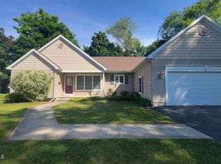 34 Arbor Dr, Glens Falls, NY 12801