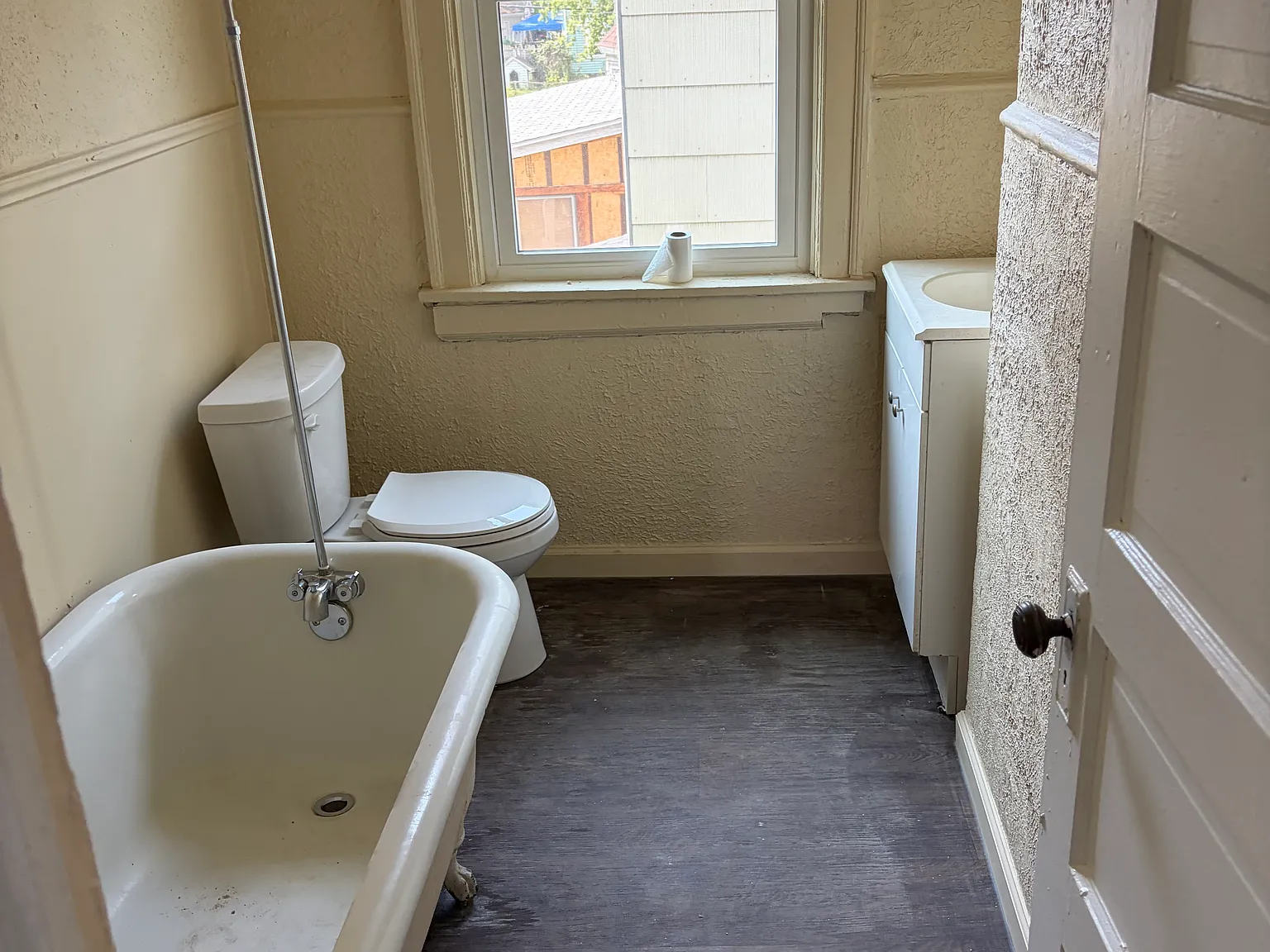 3 bed, 1200 sqft, $1,500 — Photo 4