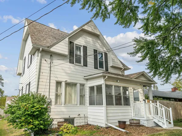 2322 W 3rd St, Waterloo, IA 50701