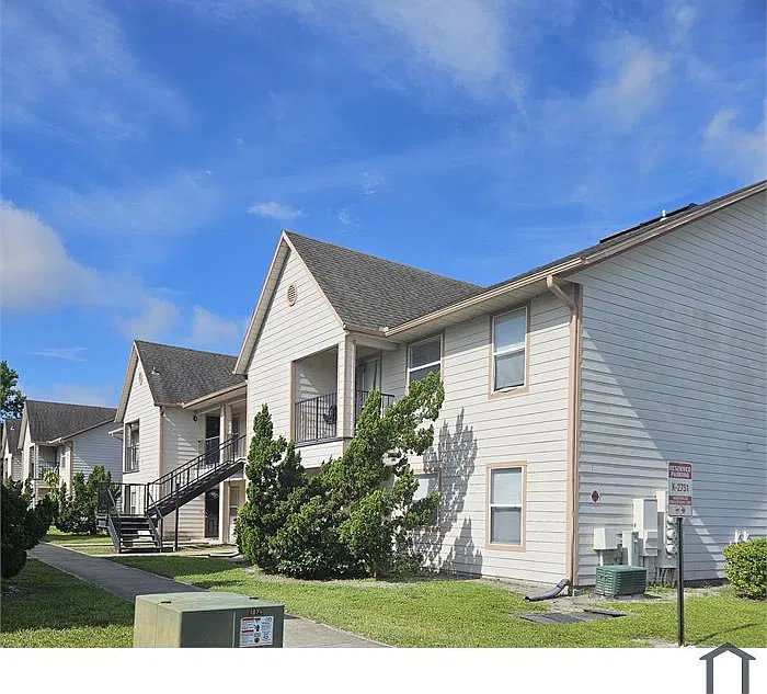 Ravenwood Apartments — Photo 2