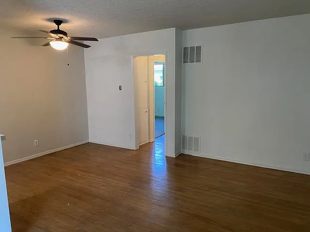132 S Hayworth Ave #8 — Photo 6