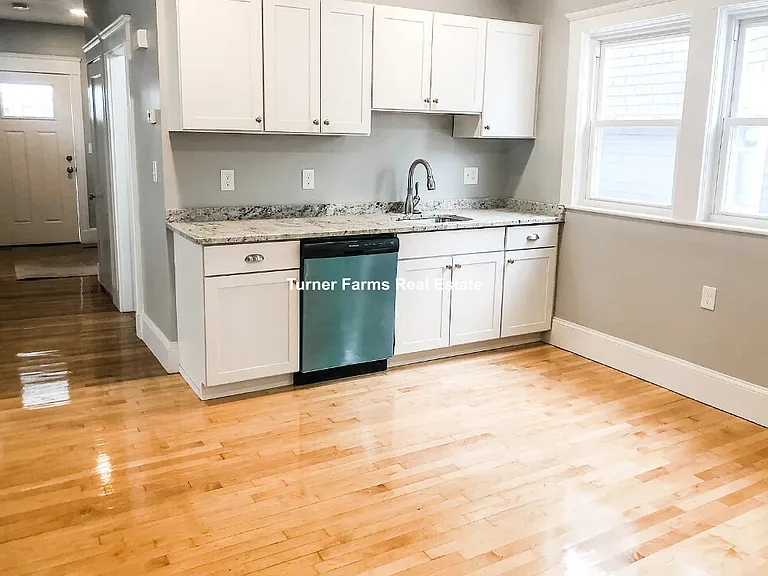 17 Berwick Rd — Photo 6