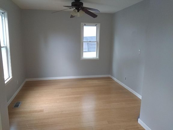5th image of 3074 Edgewood Dr