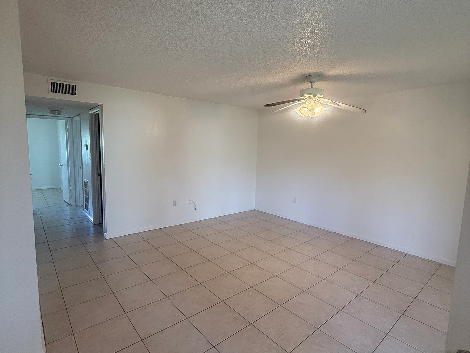 2 bed, 887 sqft, $1,195 — Photo 4