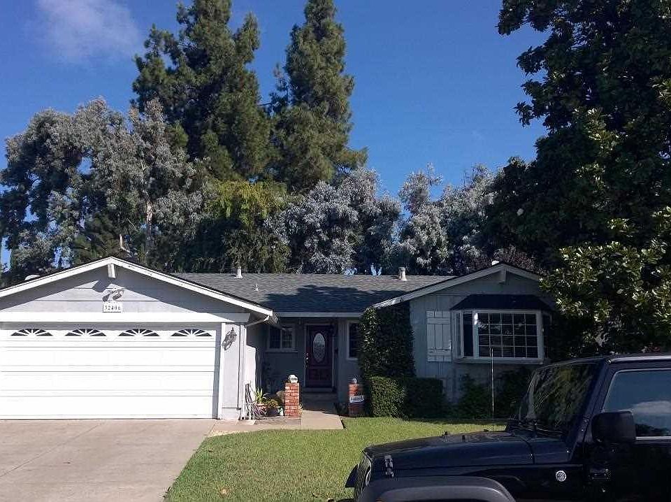 1st image of 32406 Crest Ln