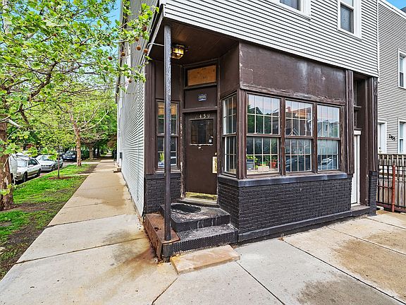 3rd image of 2459 N Ashland Ave #1R