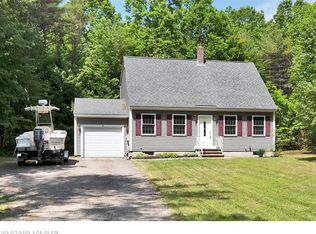 2 Colonial Dr, Raymond, ME 04071