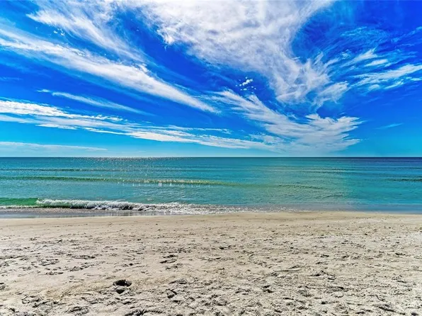 101 73rd St APT 6, Holmes Beach, FL 34217