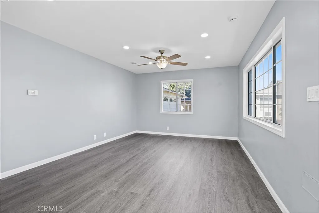 2 bed, 881 sqft, $3,495 — Photo 3