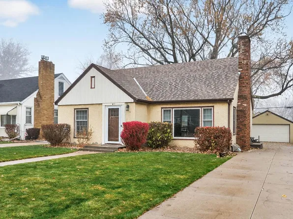 911 Montana Ave W, Saint Paul, MN 55117