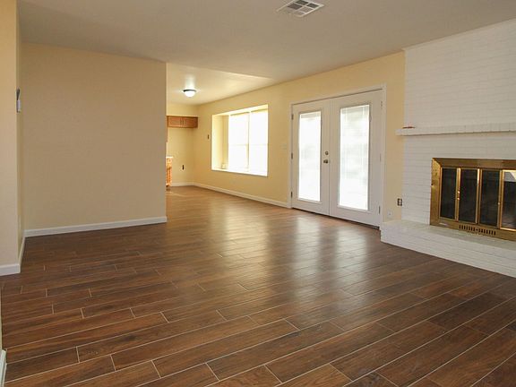 3rd image of 1808 Dean Martin Dr