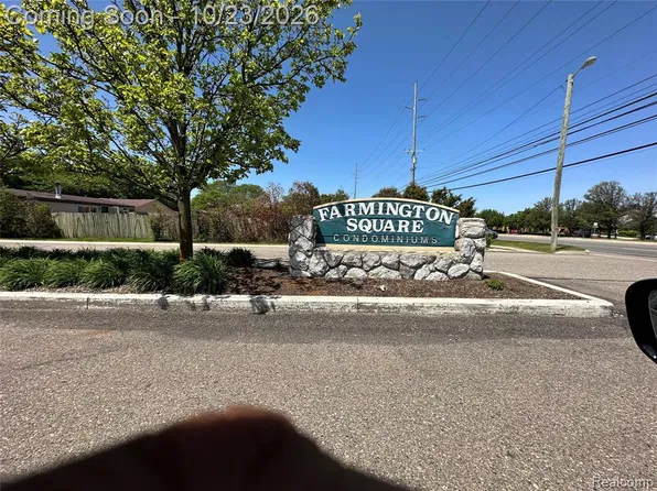 32005 W 12 Mile Rd Unit 207, Farmington Hills, MI 48334