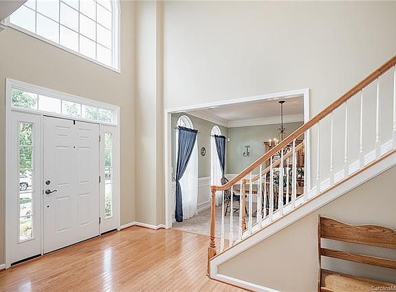 4th image of 817 Elrond Dr NW