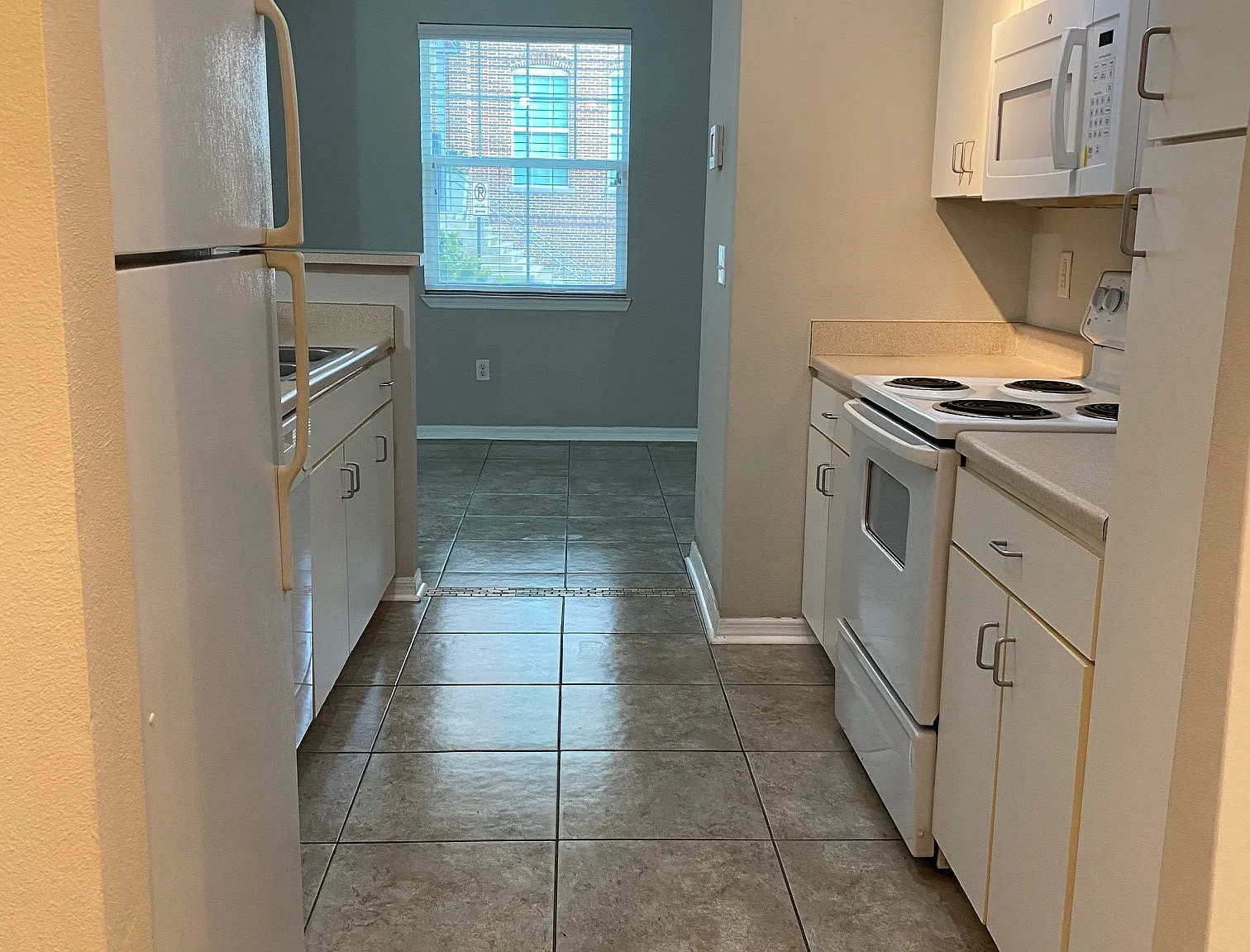 2 bed, 1150 sqft, $2,225 — Photo 4