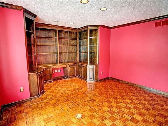 5th image of 6848 Chardonnay Dr