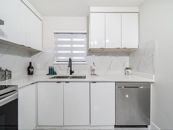 4th image of 13710 67th Ave #129