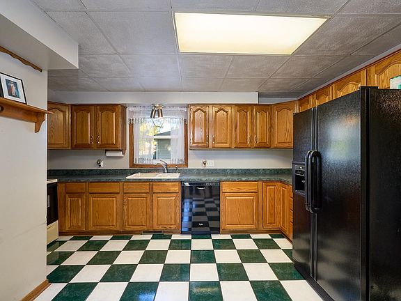 4th image of 4421 Quincy St NE