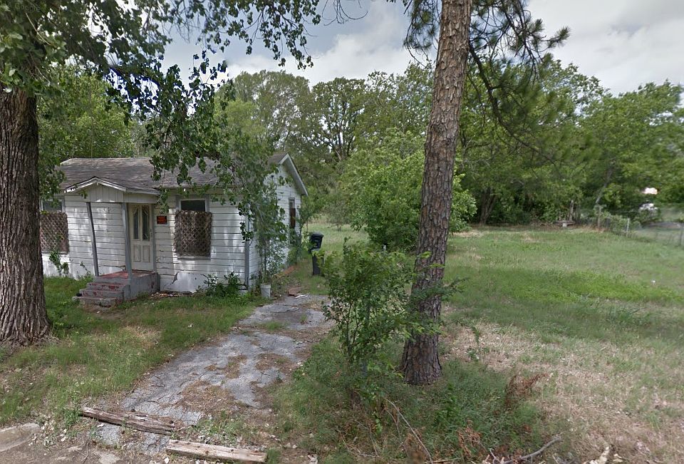 2nd image of 2706 Marlin St