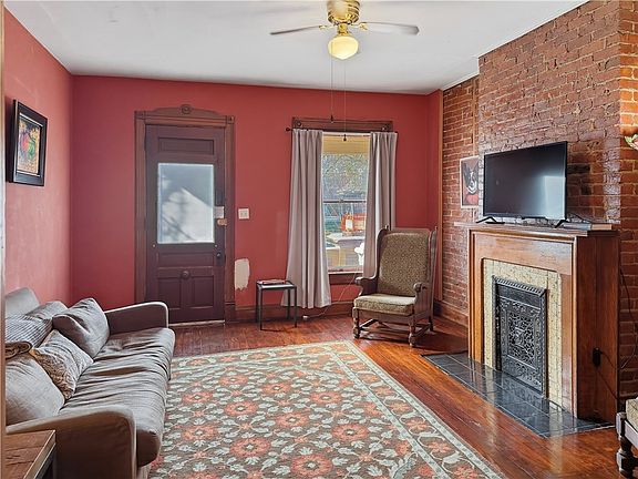 2nd image of 361 Park Dr