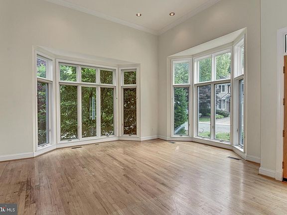 3rd image of 5509 Thornbush Ct