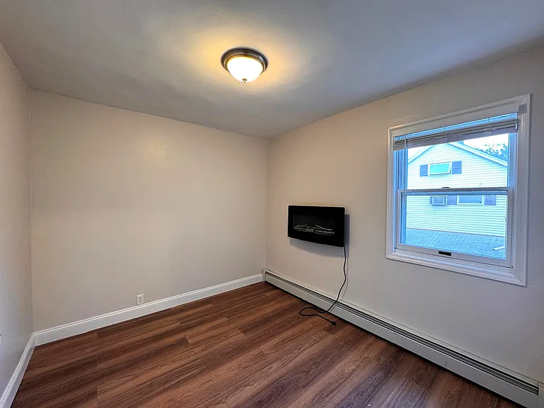 38 Hunting St #2 — Photo 10