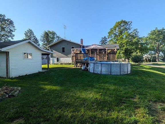 4th image of 427 1st Ave W