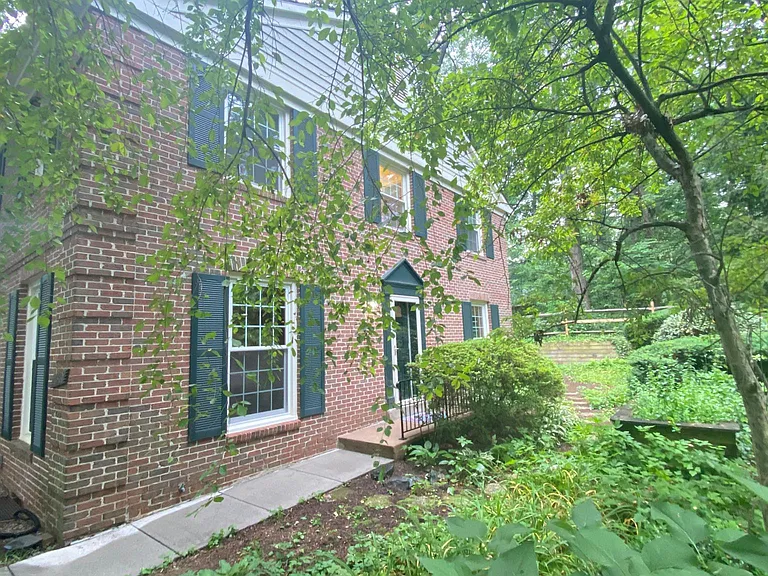 1510 Chatham Colony Ct — Photo 2