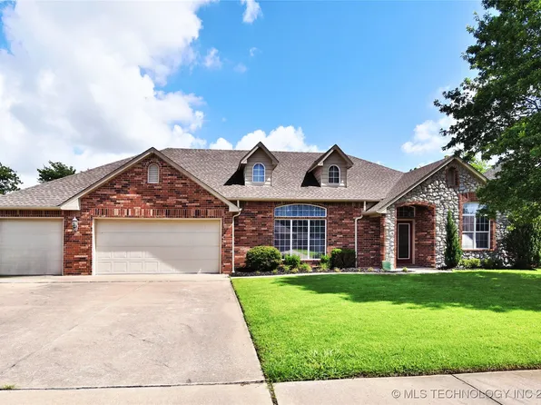 1004 E Fargo St S, Broken Arrow, OK 74012