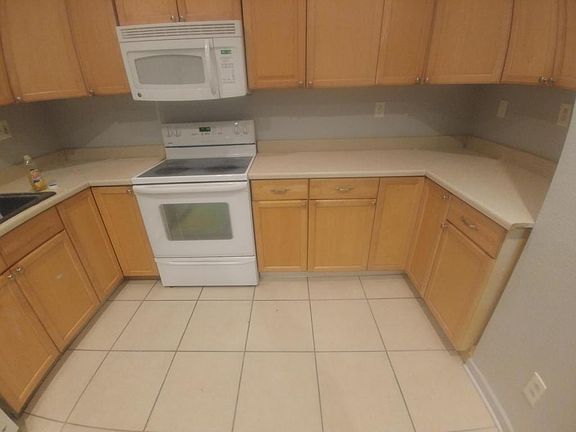2nd image of 136 E Short Ave APT 3