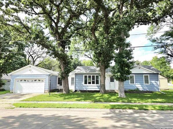 654 14th St NE, Mason City, IA 50401