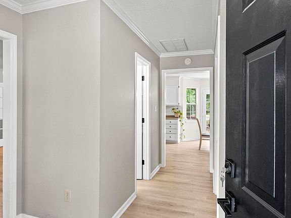 4th image of 2720 Northwoods Drive
