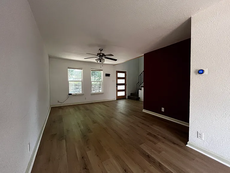 6211 Manor Rd #115 — Photo 8