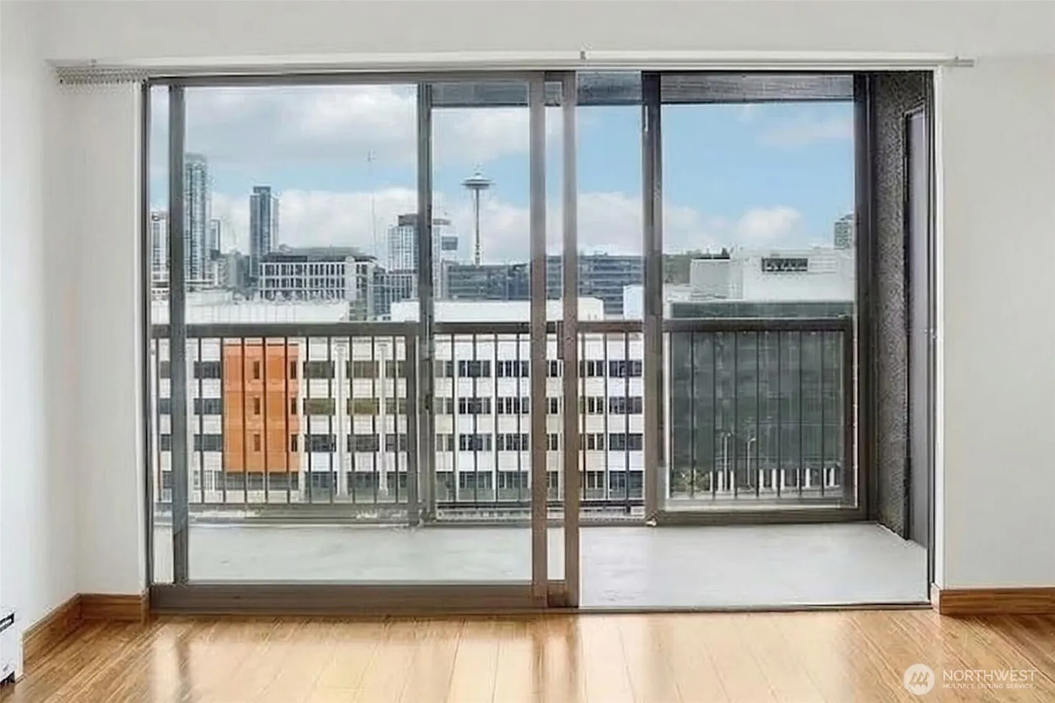 320 Melrose Avenue E #403 photo 1