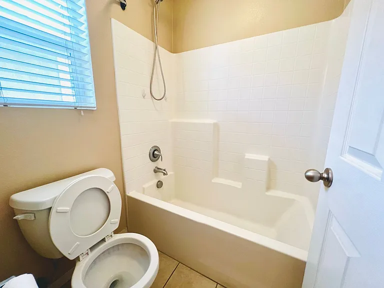 2758 Lavender St — Photo 17