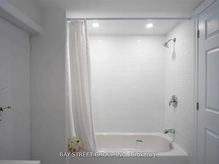 351 E 27th St #LOWER — Photo 13