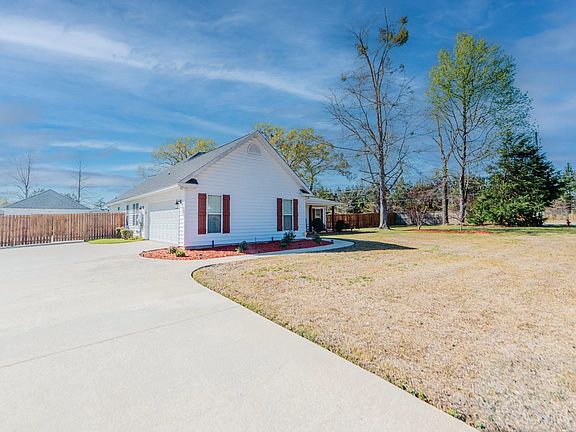 2nd image of 100 Crystal Ridge Cir