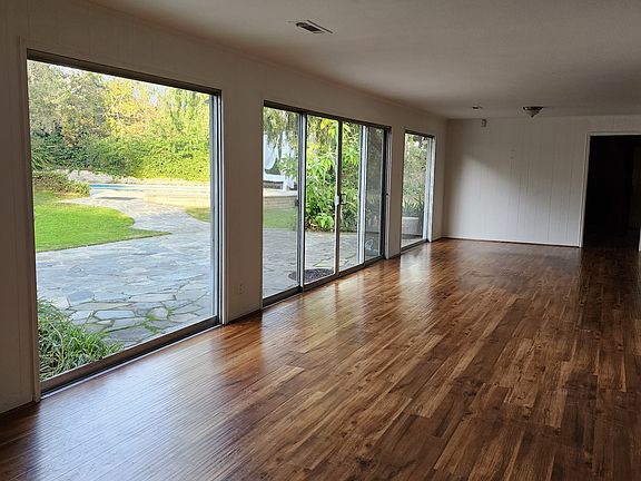 2nd image of 925 Singing Wood Dr