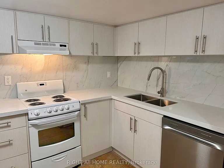 1039 Ossington Ave #B — Photo 3