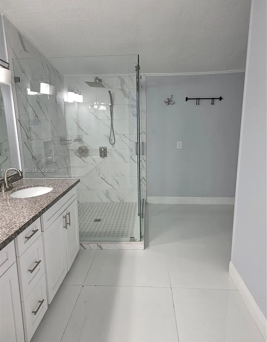 4 bed, 1690 sqft, $2,700 — Photo 4