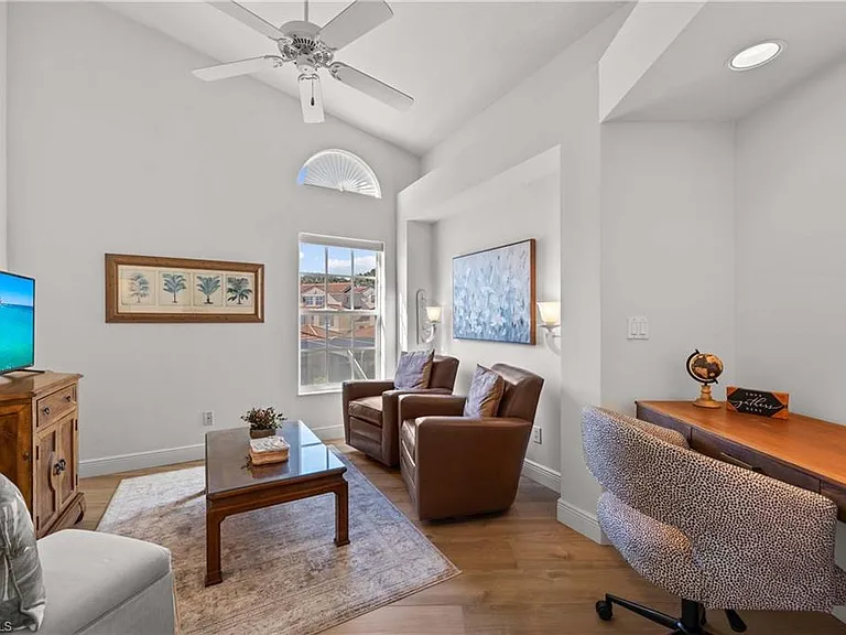 8415 Excalibur Cir #B10 — Photo 17