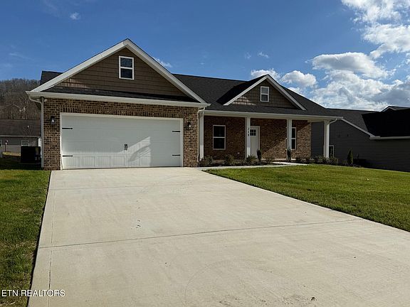 2nd image of 218 Mossy Rock Rd