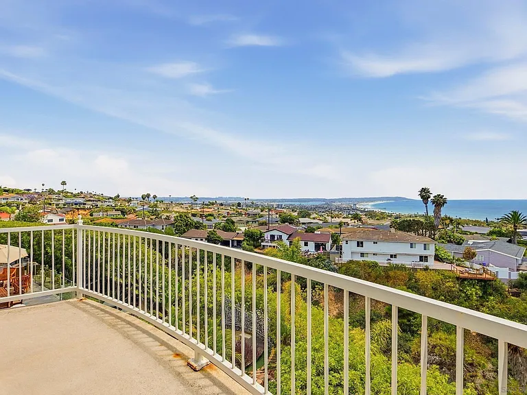 1011 Avenida Amantea — Photo 44