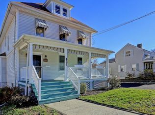 831 Main St, Belford, NJ 07718